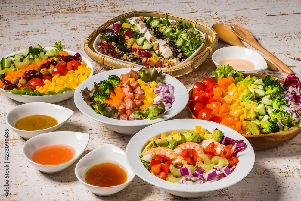 サラダ Trendy healthy food chopped salad サラダ Trendy healthy food chopped salad