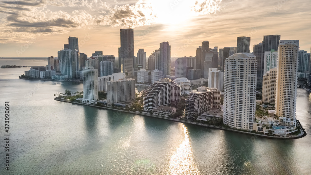 Obraz premium Aerial View of Brikell Key Miami 