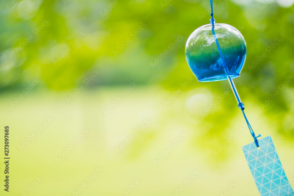 夏の風物詩 風に揺れる風鈴 Stock Photo Adobe Stock 夏の風物詩 風に揺れる風鈴 Stock Photo Adobe Stock