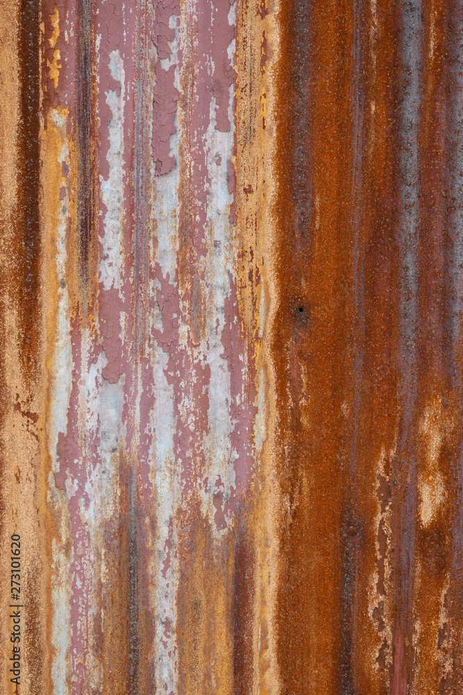 錆びたトタン壁