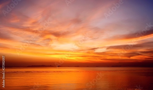 Amazing beautiful sunset in the sky © paultarasenko