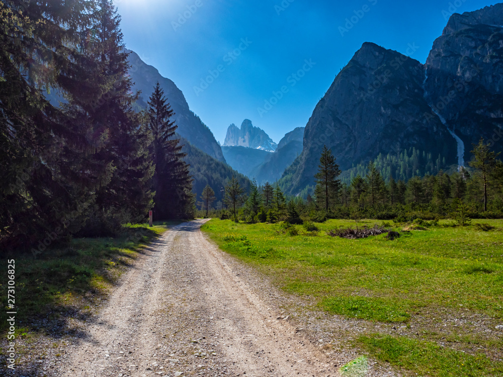 Trekking in te dolomites Trekking in te dolomites