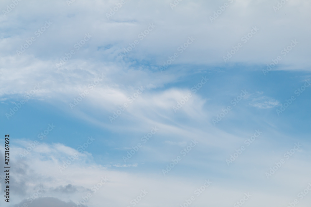 Obraz premium blue sky and white clouds background