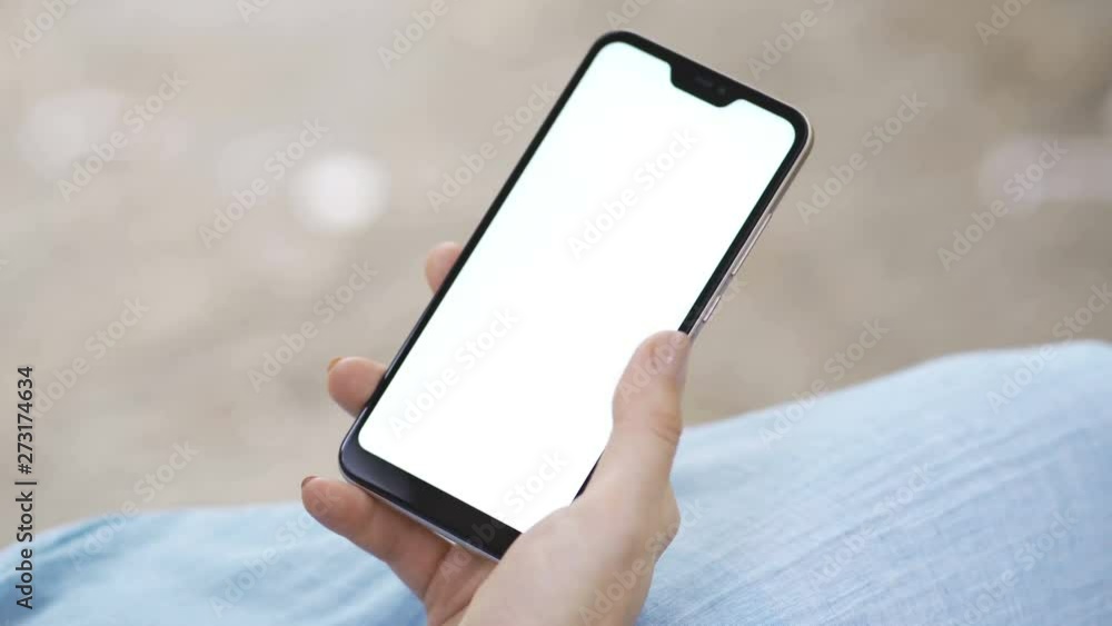 woman hand hold mobil phone