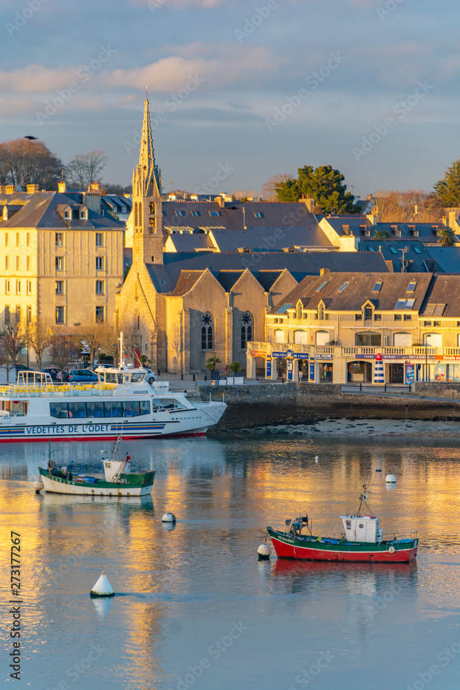 Fototapeta premium Pretty Seaside French Town