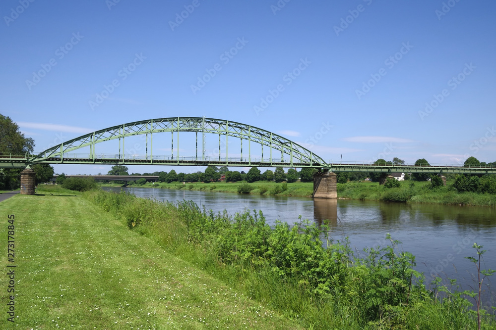 Weserbrücke bei Minden - Nordrhein-Westfalen, Deutschland, Europa Weserbrücke bei Minden - Nordrhein-Westfalen, Deutschland, Europa