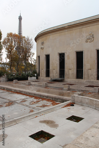 palais de tokyo - paris - france photo