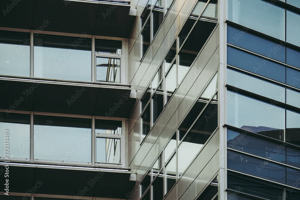 Naklejka premium Modern office building facade