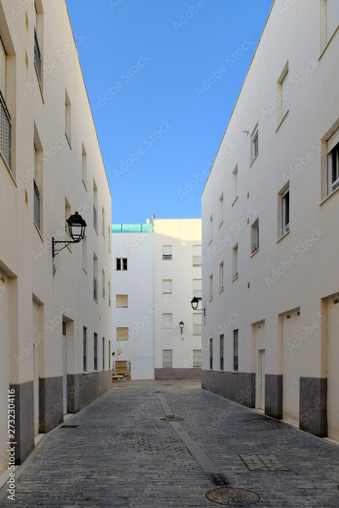 The narrow street of Kadiz, Andalucia, Spain