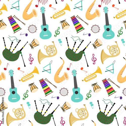 Seamless pattern with musical instruments on the white background.