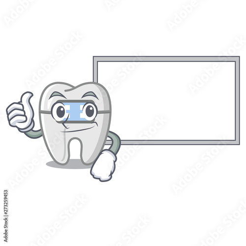 Thumbs up with board braces in the character gear box