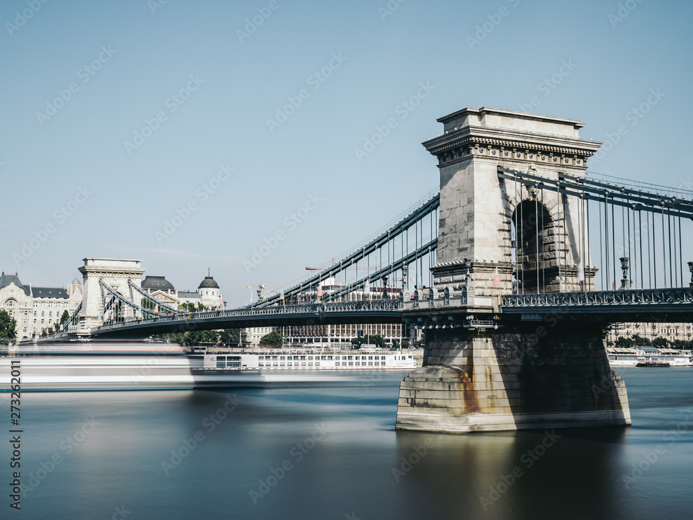 Obraz premium Széchenyi Chain Bridge, Budapest, Hungary