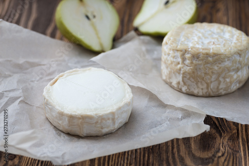 Goat soft cheese with slices of pear, Healthy snack cheese
