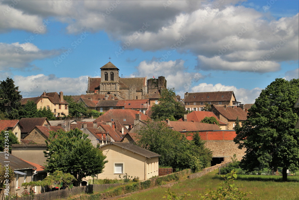 Obraz premium Saint-Yrieix-la-Perche (Haute-Vienne .limousin)