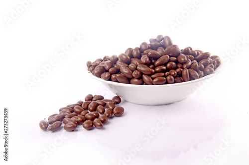 Fototapeta Naklejka Na Ścianę i Meble -  Chocolate almond in bowl
