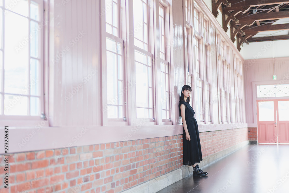 洋館の女性 洋館の女性