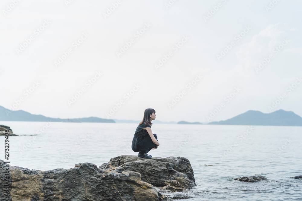 海辺の女性 海辺の女性