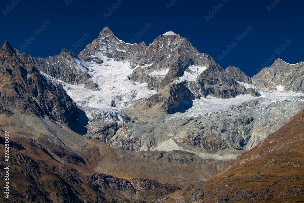 Obraz premium Mountains in winter Glacier