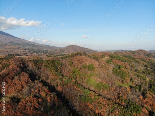 青森・弘前市の紅葉している岩木山