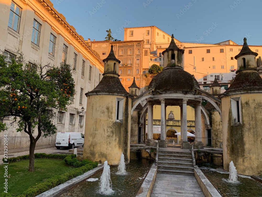 Obraz premium Sunset at Jardim da Manga in Coimbra, Portugal