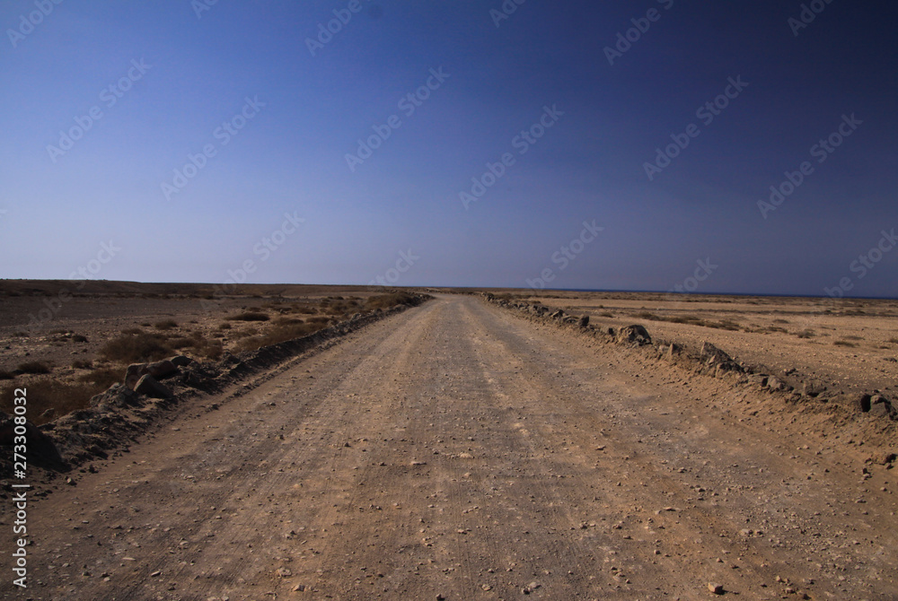 View on dirt road from Playa Blanca to Punta del Papagayo - Lanzarote