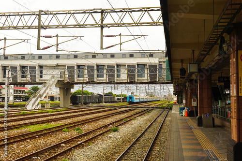 Train coming into the train station 