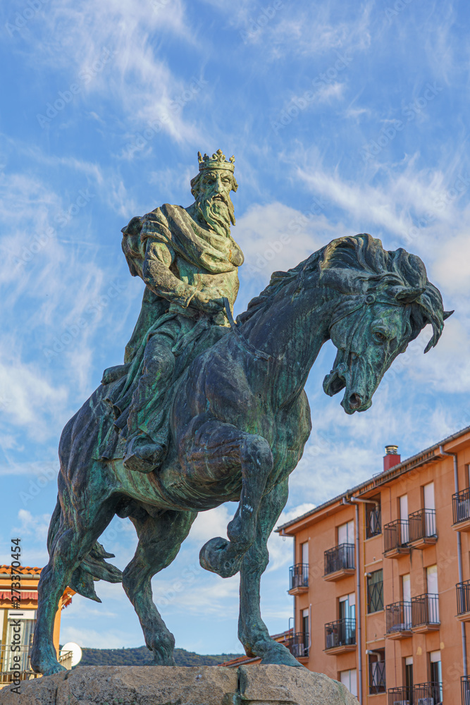 Obraz premium Equestrian statue of King Alfonso VIII, San Pedro de Alc ntara Square, Plasencia, Spain, called the Las Navas or the Noble king of Castile defeated the Almohad in the battle of Las Navas de Tolosa in