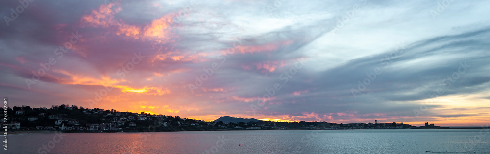 Obraz premium Sant Joan de Luz, France: Picturesque village on the Atlantic Ocean, in the Bay of Biscay. The last port of Aquitaine before the Spanish border.