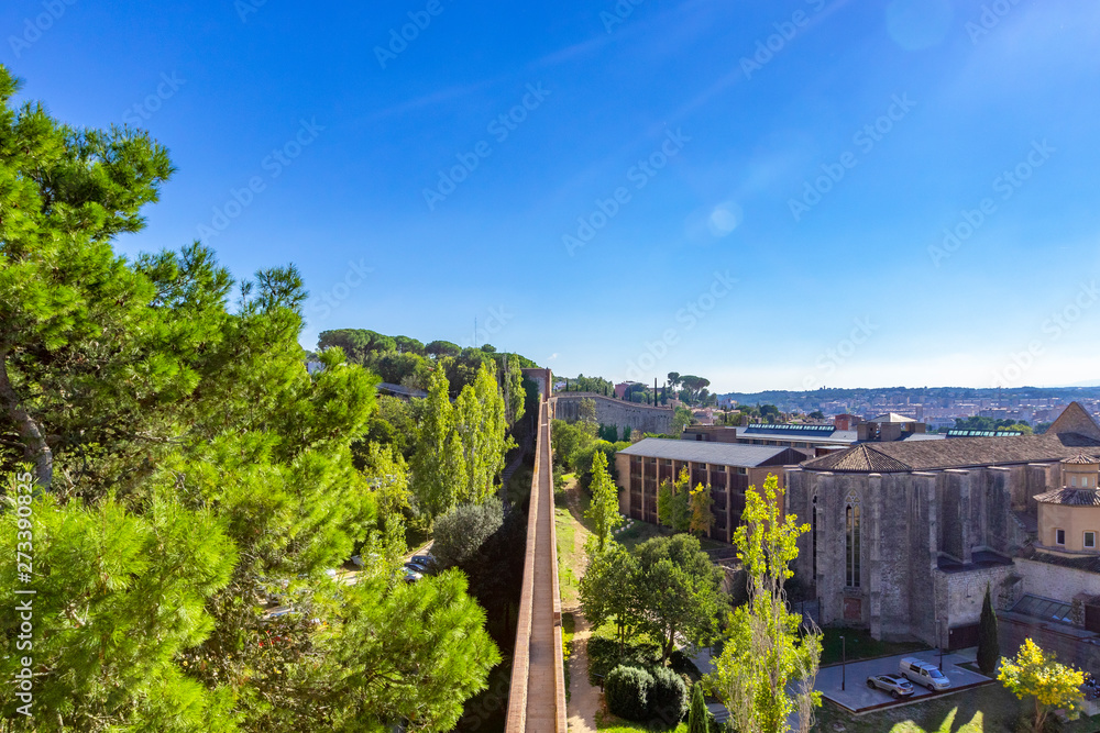 Girona City Walls, Girona landmarks