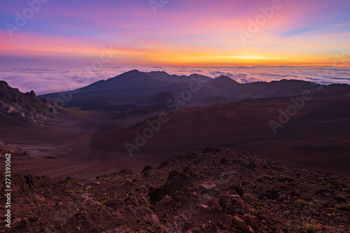 Fototapeta Naklejka Na Ścianę i Meble -  Sunrise at Haleakala Crater, Maui, Hawaii, USA