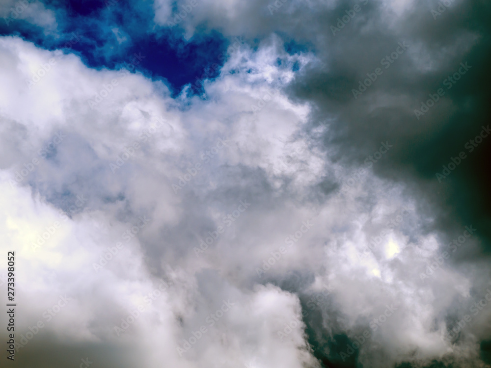 Obraz premium Bright colors, partial clouds