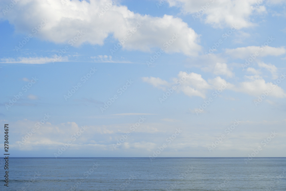 Obraz premium blue sky and sea