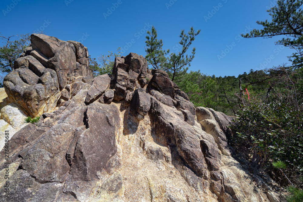 金勝山で撮影した岩場の写真