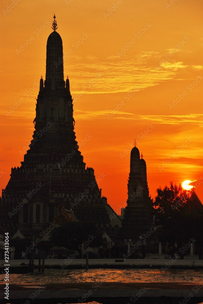 ワット・アルン ( Wat Arun )  夕景 / バンコク