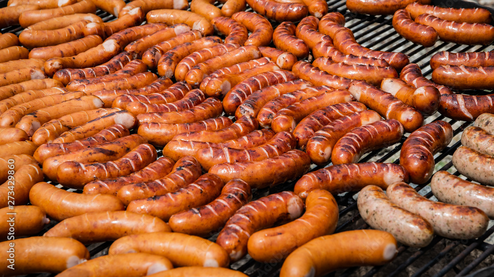 grill kiełbasa - sezon grillowy- 