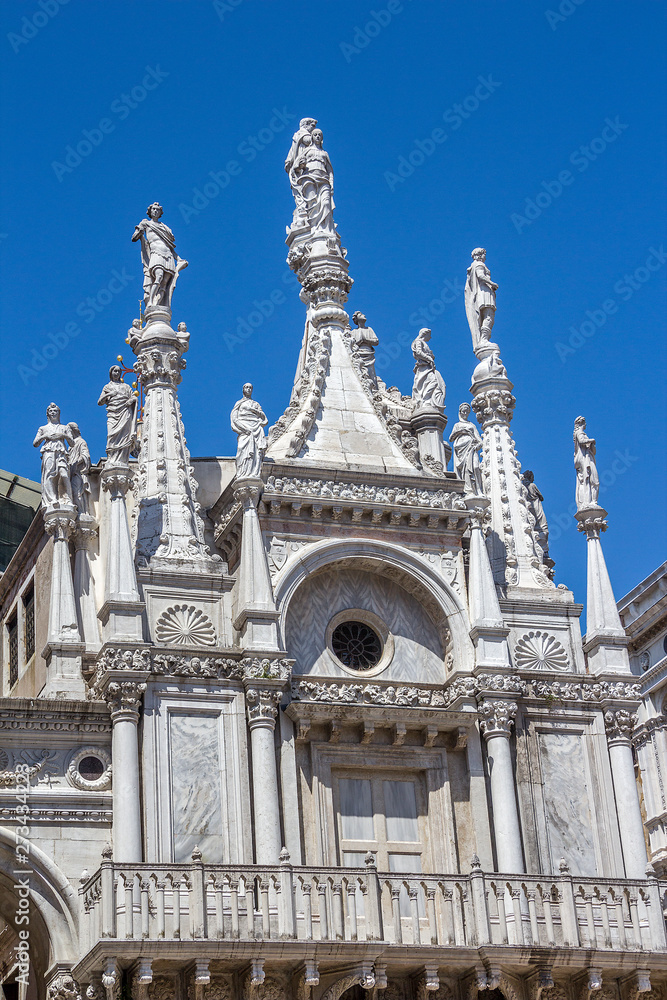 Italy, Venice. Patio of the Doge's Palace. Porta della Carta or Paper Gate (western facade of the palace).