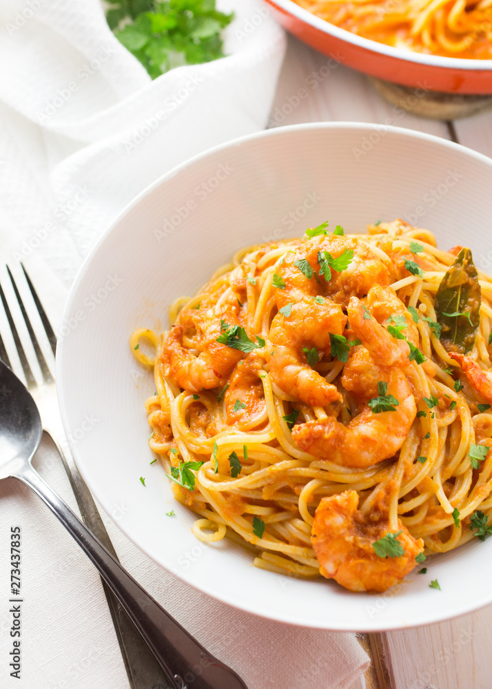 Italian shrimp and tomato sauce pasta