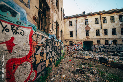 Fototapeta Naklejka Na Ścianę i Meble -  Abandoned house in St. Petersburg