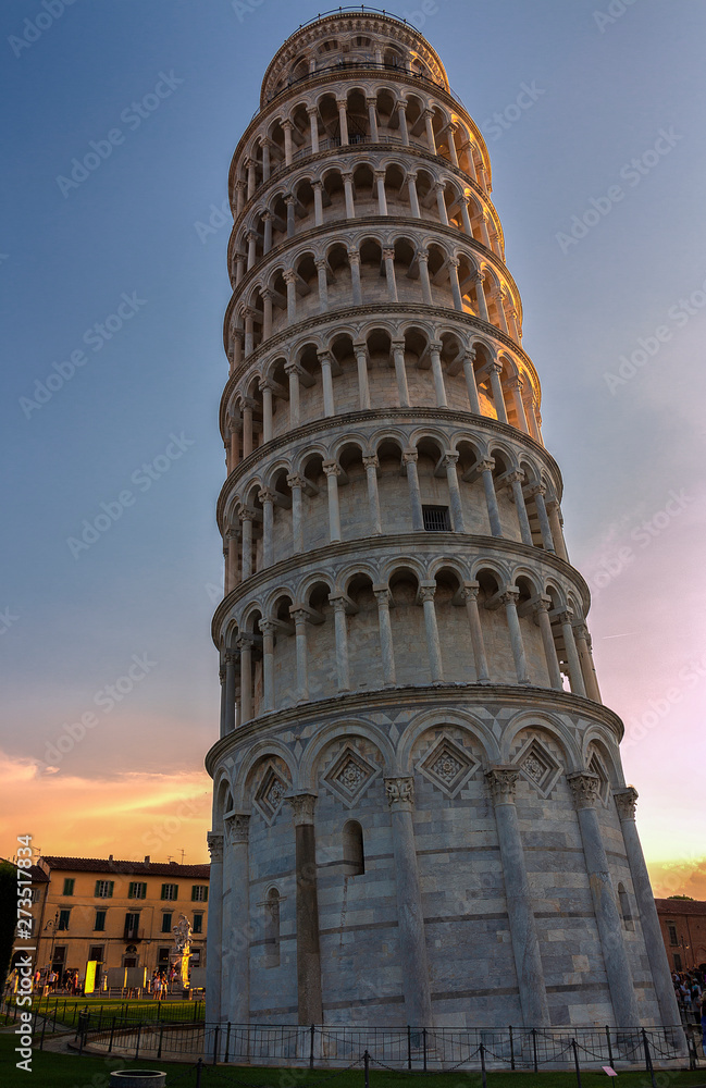 der schiefe Turm von Pisa