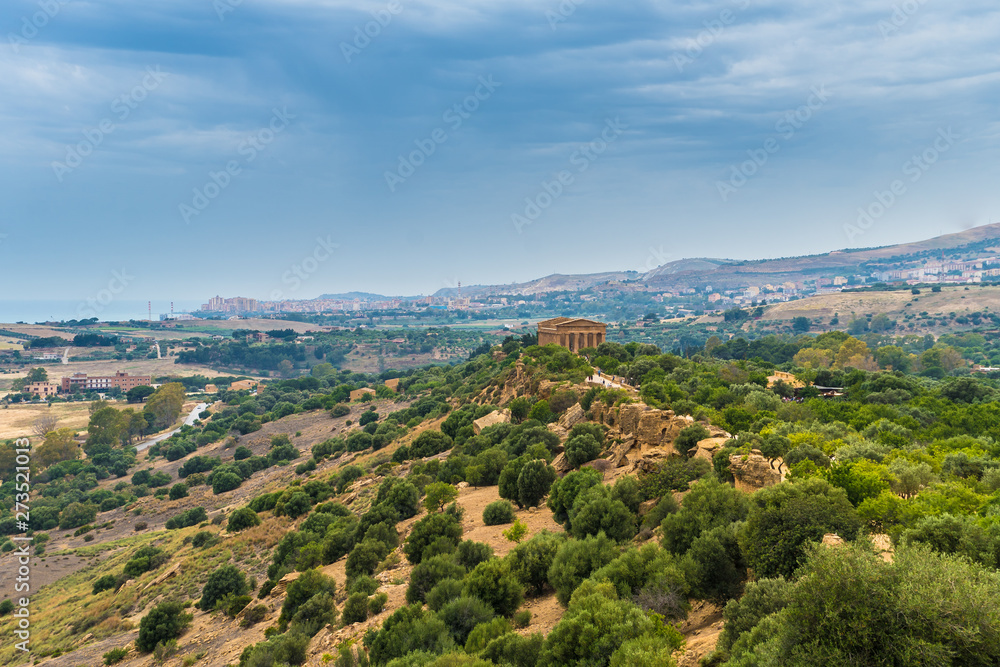 Naklejka premium Greece Monument in Sicily