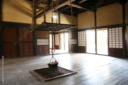 囲炉裏のある古民家