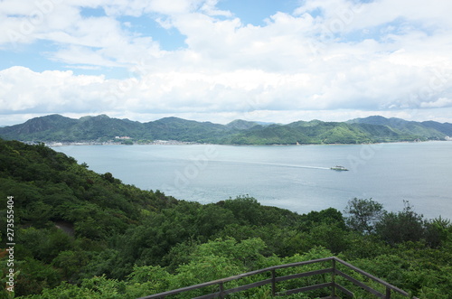 広島県の美しい島の海