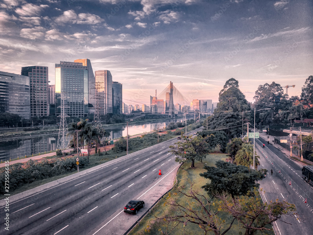 Fototapeta premium Waking up in São Paulo