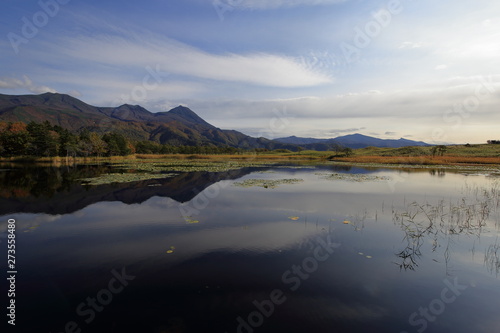 秋の知床五湖の一湖 ( The first lake of Shiretoko Five Lakes in Autumn, Hokkaido, Japan )
