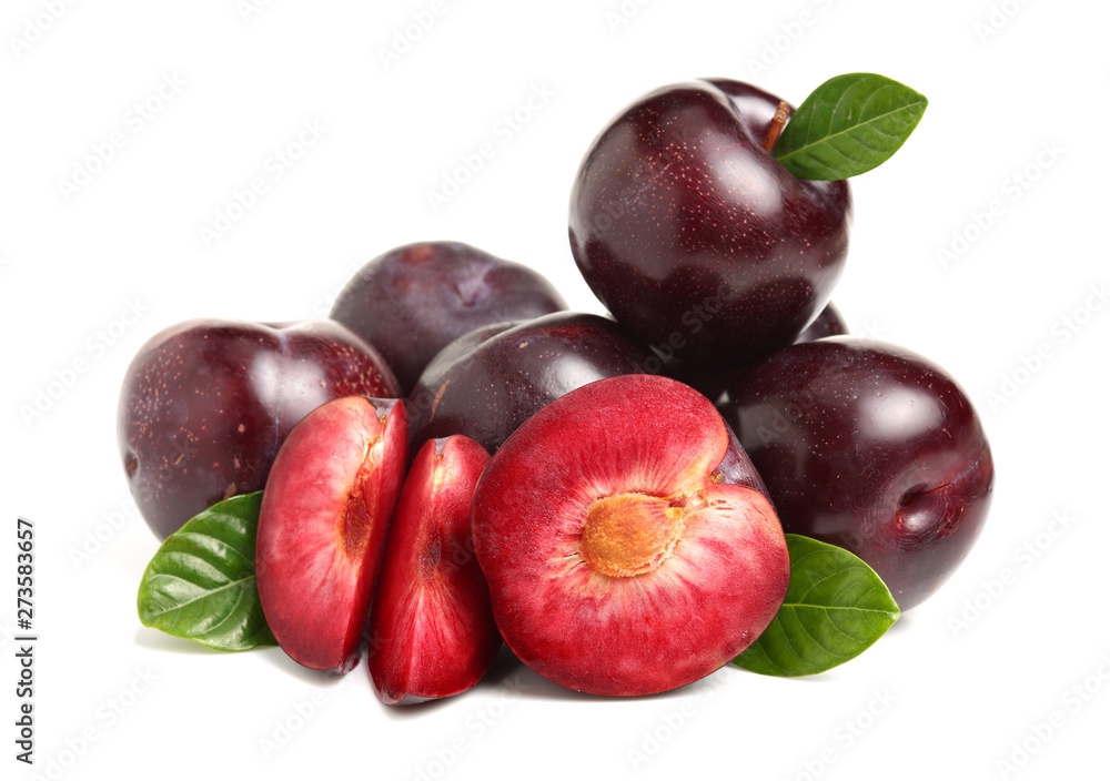 Obraz premium Plums on white background