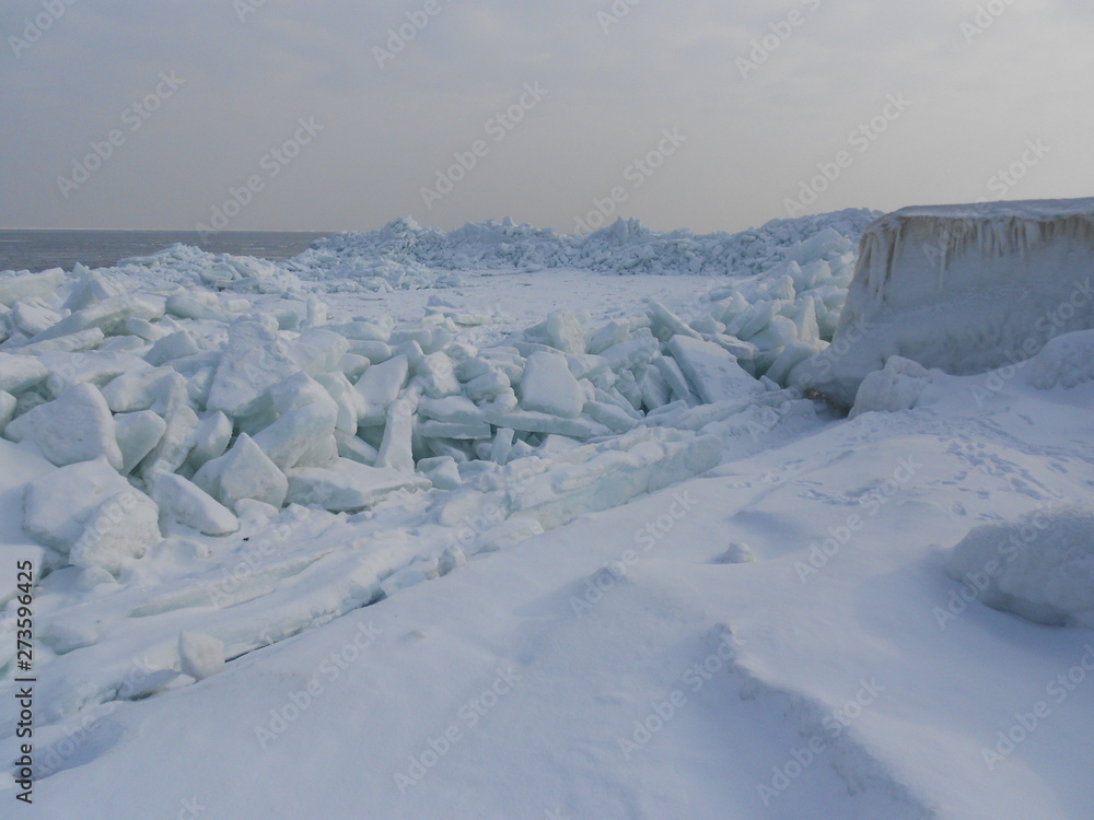 Obraz premium snow covered mountains in winter