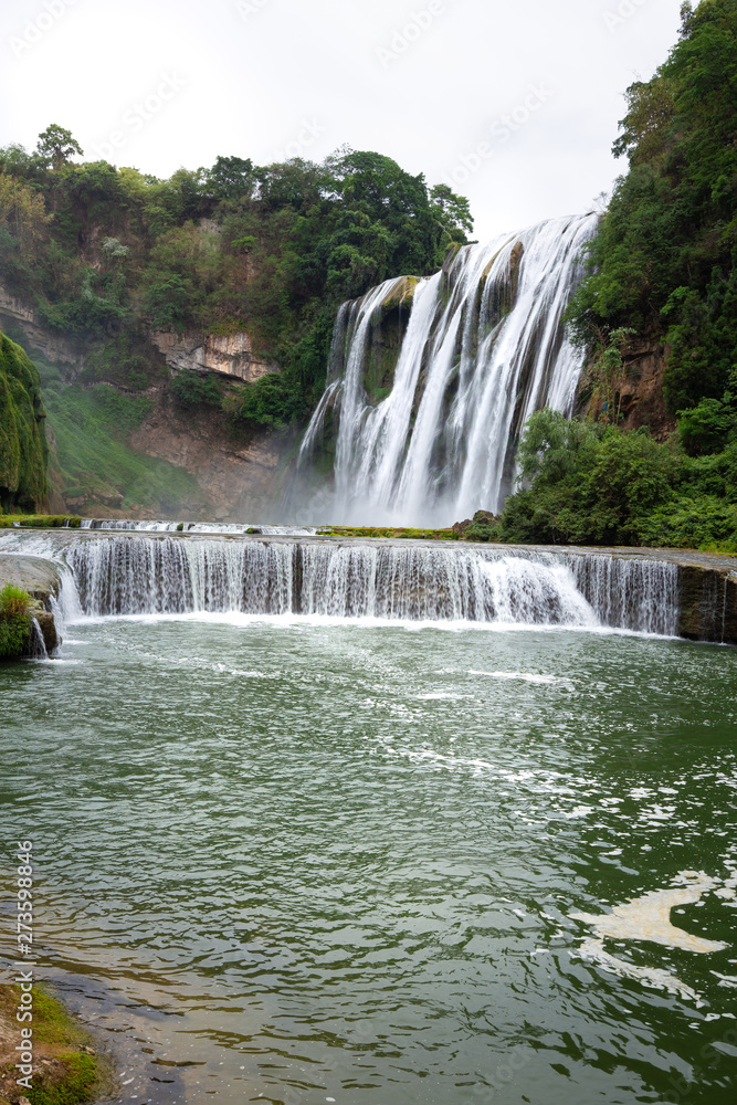 Fototapeta premium huangguoshu waterfall in guizhou china