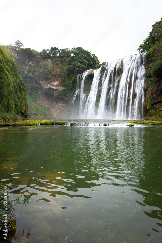 Fototapeta premium huangguoshu waterfall in guizhou china