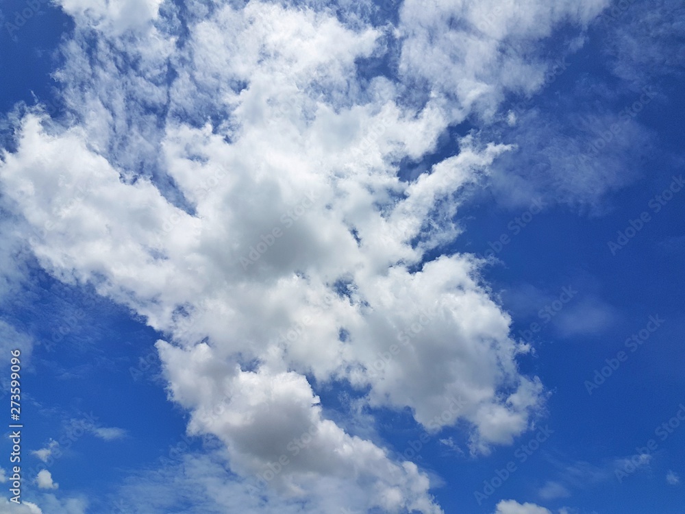 Fototapeta premium Blue sky and large white clouds