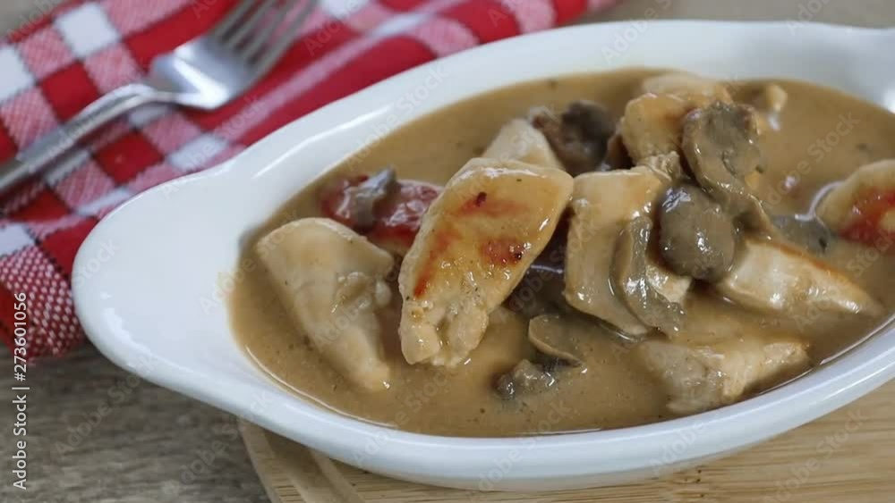 poulet aux champignons poulet aux champignons